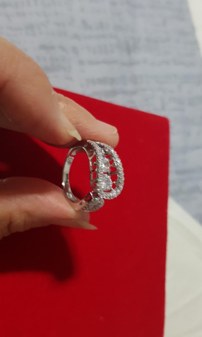 Dancing diamond discount engagement ring