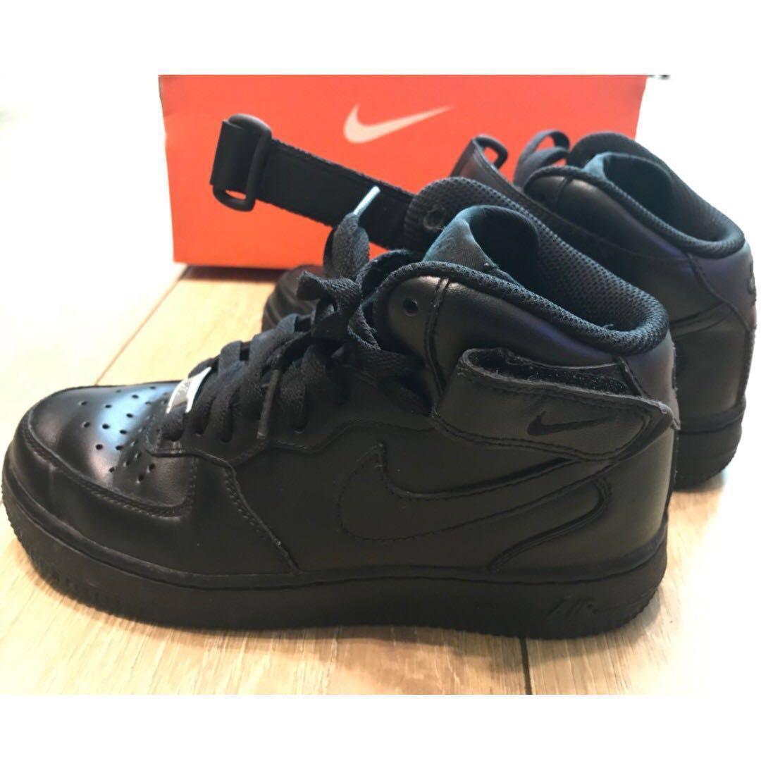 降價 Nike Air Force 1 Mid 全黑高筒原版 她的時尚 鞋子在旋轉拍賣