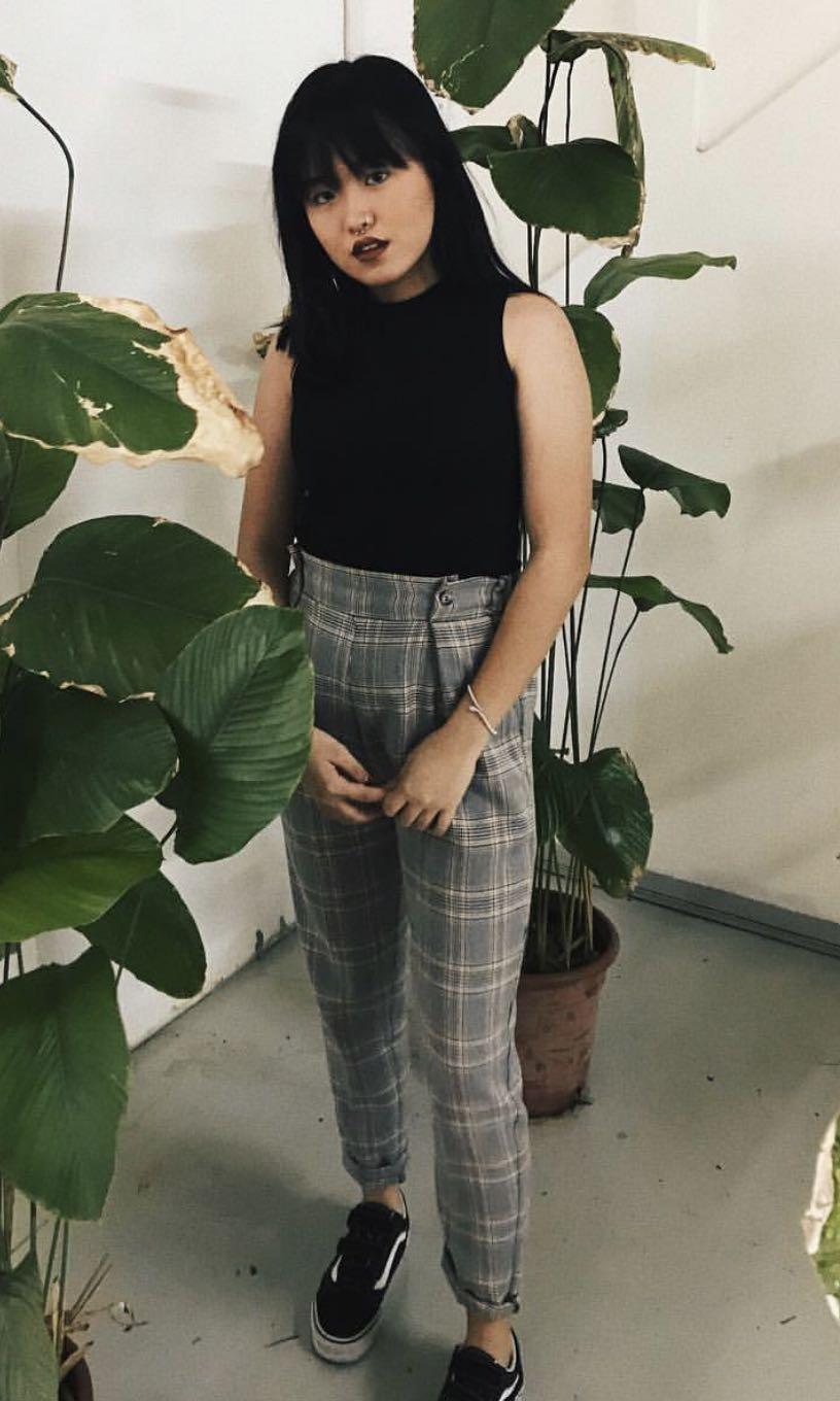 pull and bear checkered trousers