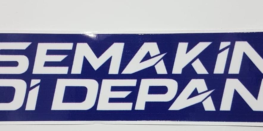 semakin di depan logo