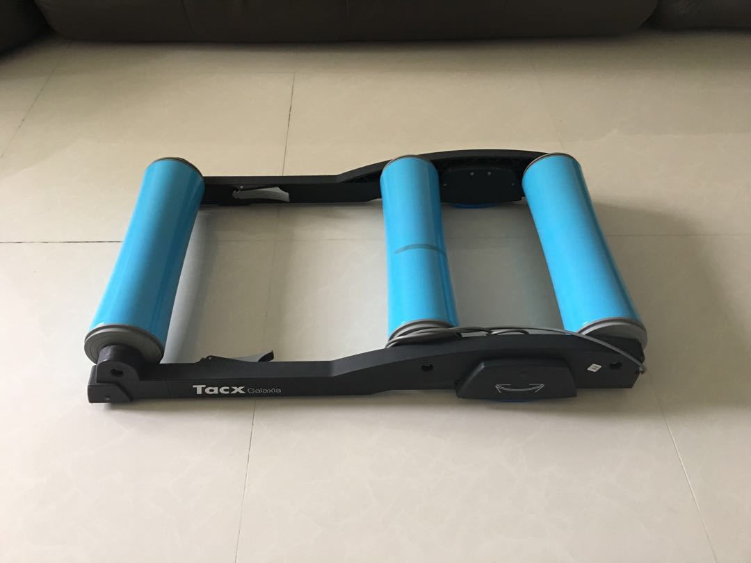 Home trainer rouleaux tacx galaxia 2025 t1100