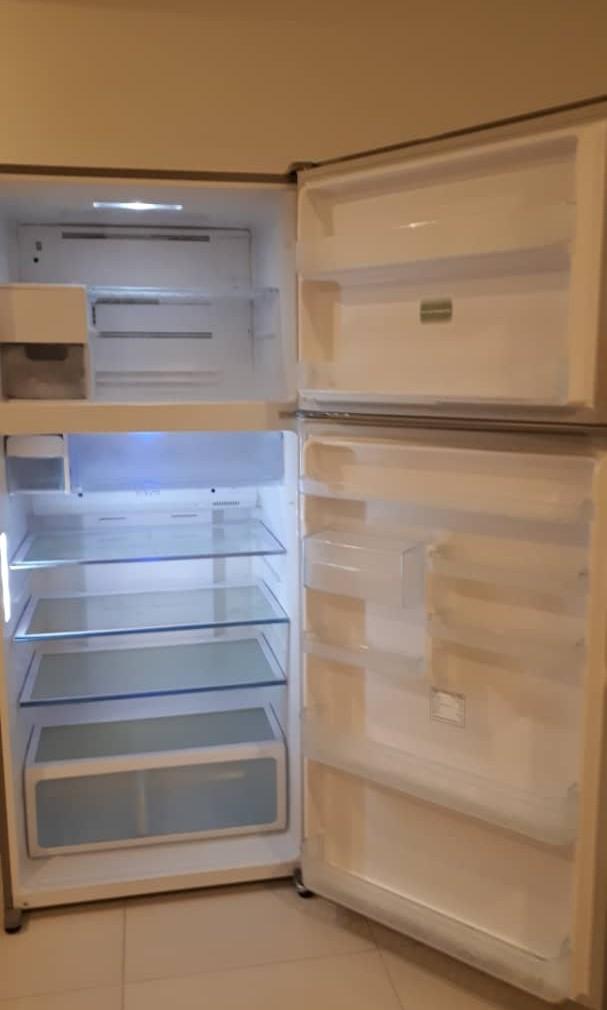 Toshiba 710L 2 doors Led hybrid fridge