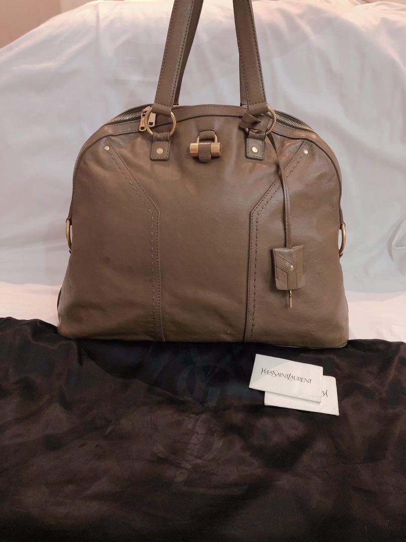 YSL Yves Saint Laurent Oversized Muse (Category: Luxury Bags & Wallets) located in Pasig City. Submitted by abbeyvt (Listing ID 224492827, Image 1). Description: Ysl oversized muse Complete with dustbag Water marks Signs of usage.