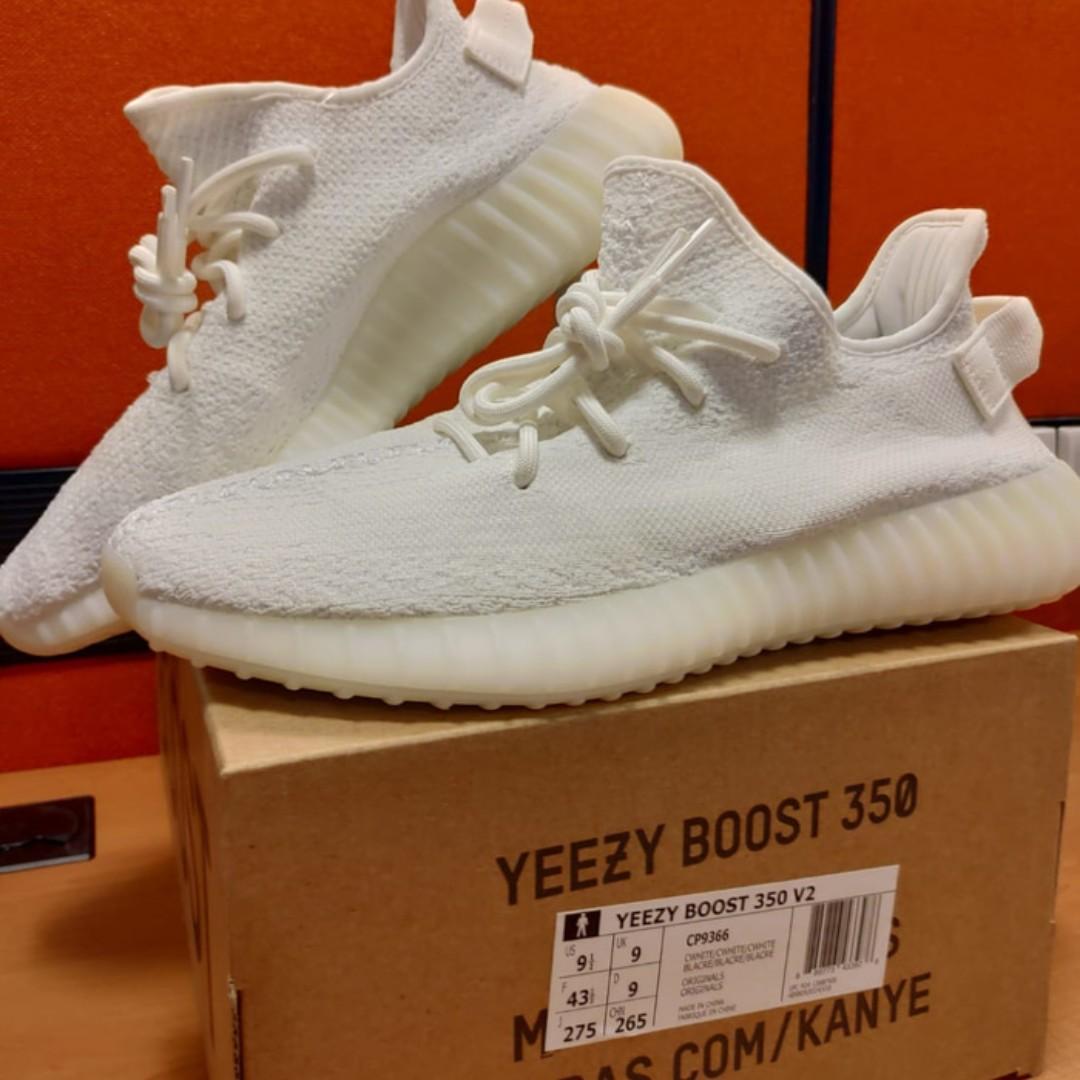 Adidas Yeezy Boost 350 Triple White ORIGINAL, Fesyen Pria, Sepatu ,  Sneakers di Carousell