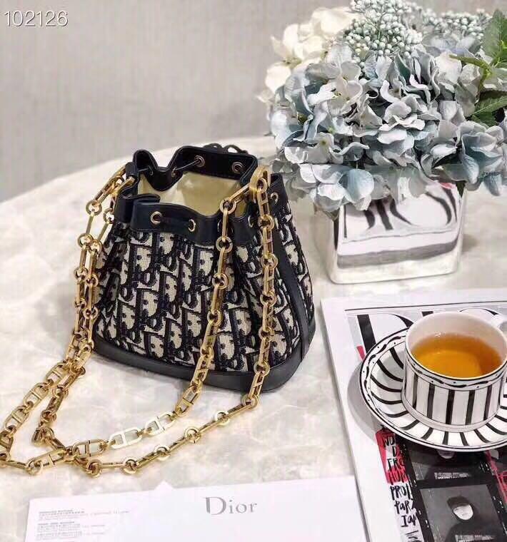 Dior bucket bag 2019 clearance