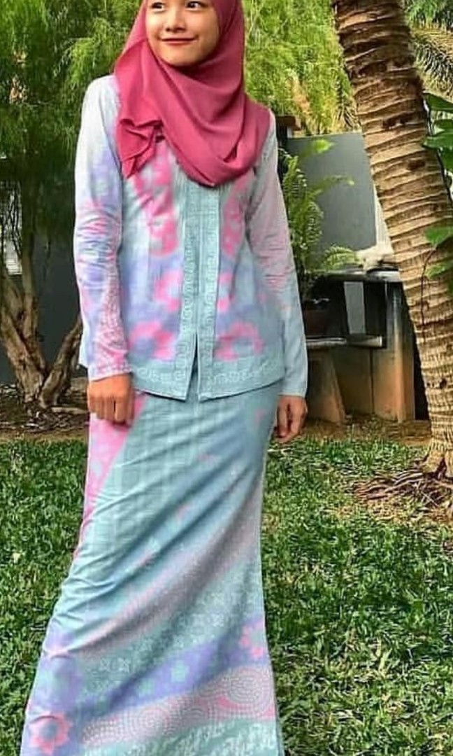 Kebaya 2025 batik pastel