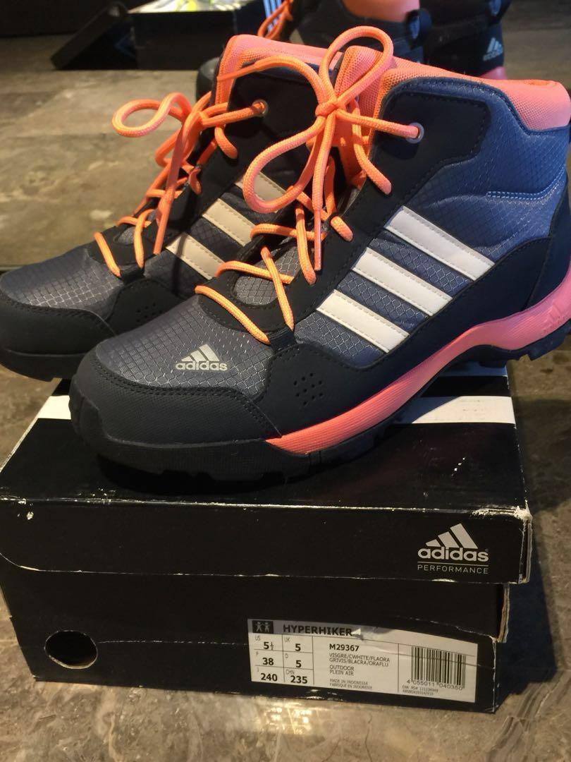 youth track shoes near me