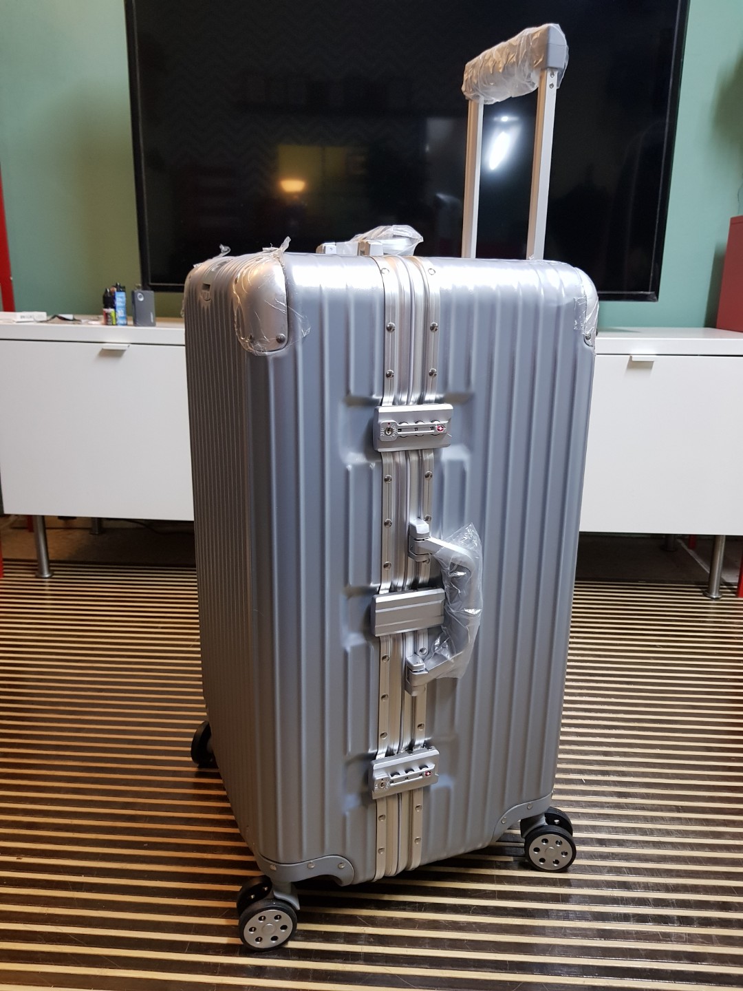 Aluminium frame sale luggage