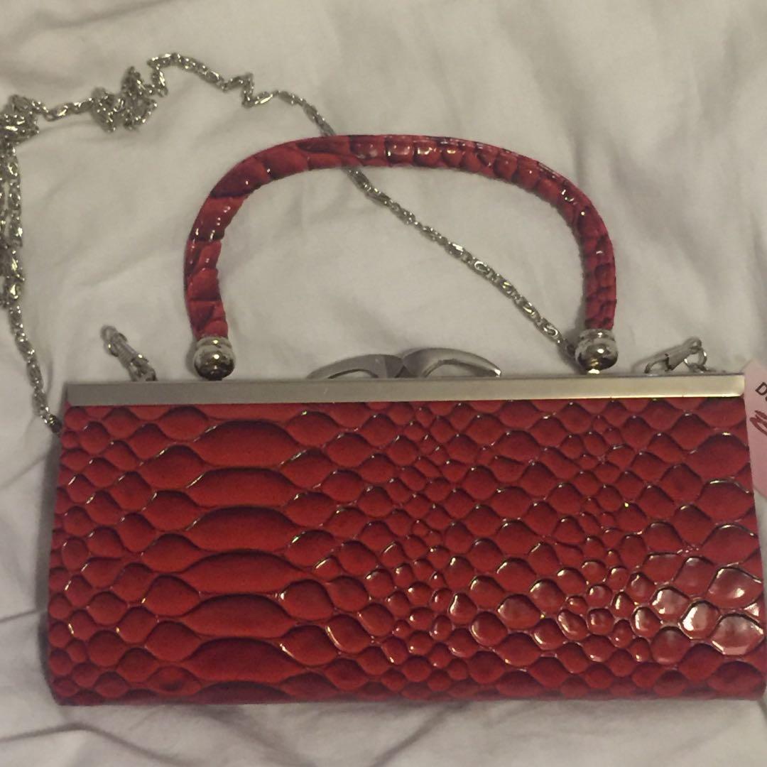 red clutch bags for weddings