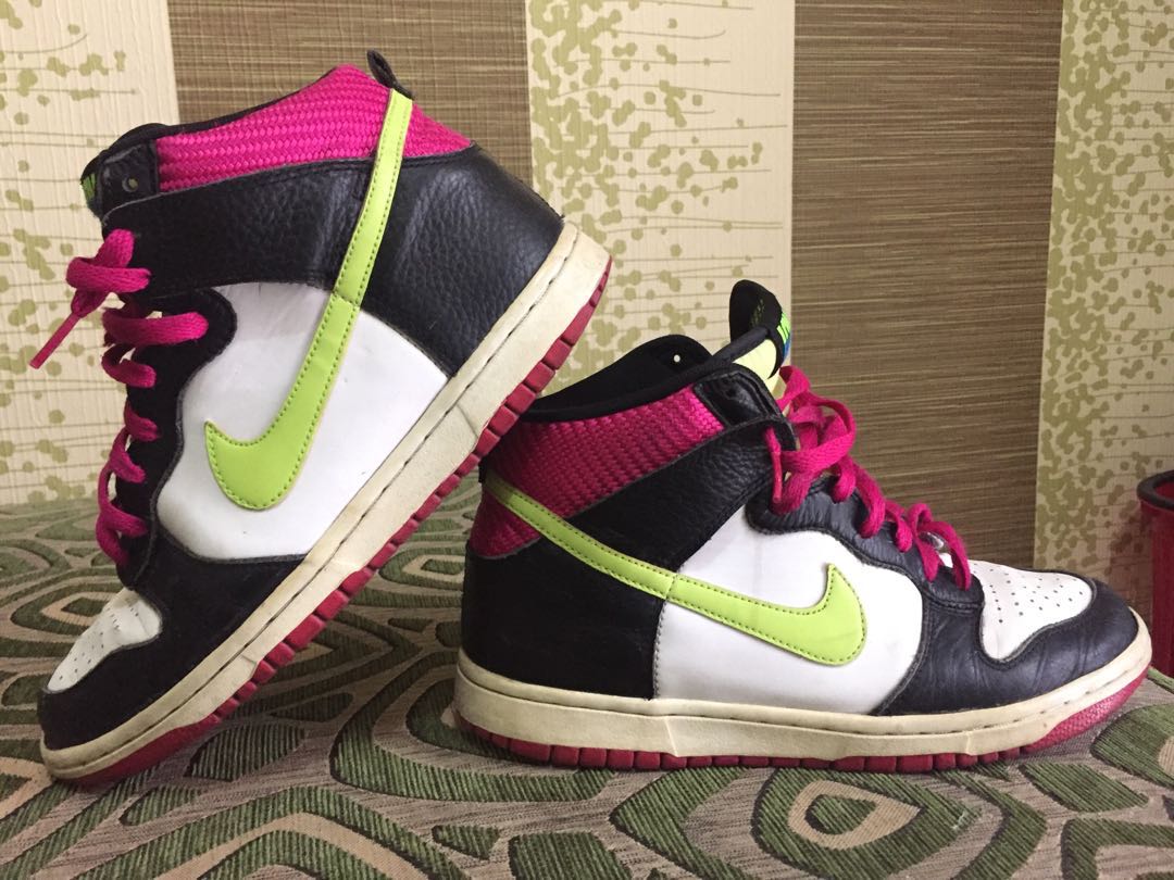 Nike dunk high London Fesyen Pria Sepatu Sneakers di Carousell