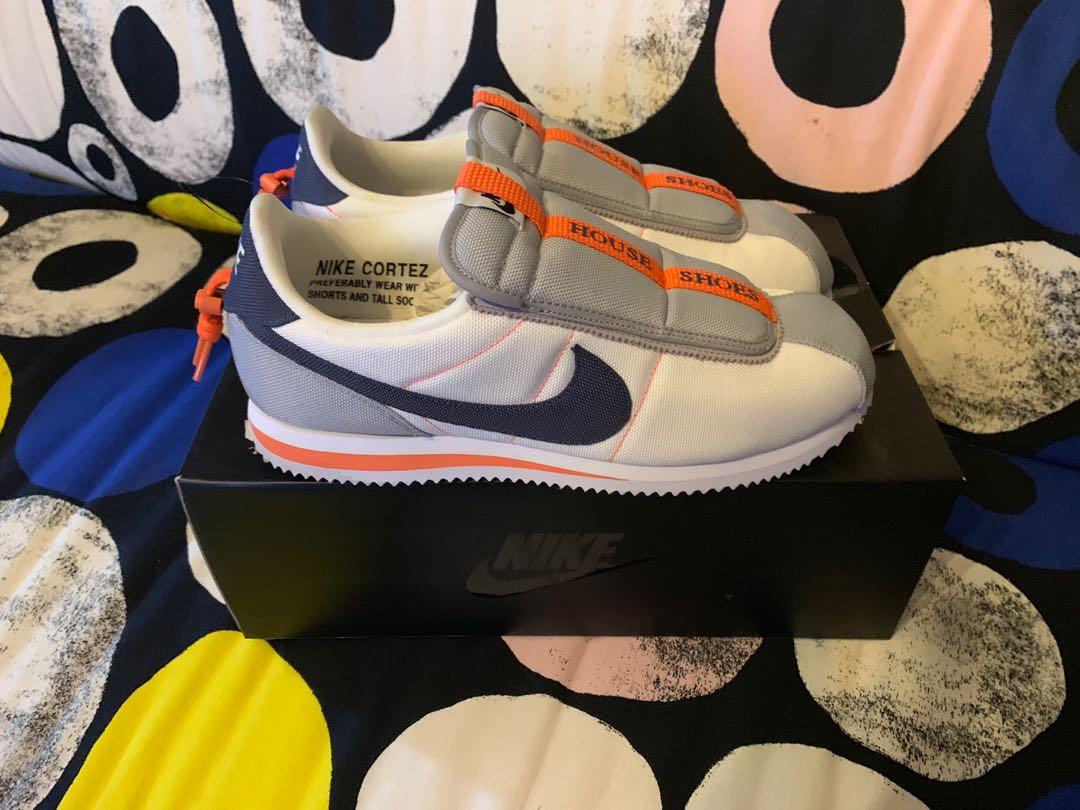 nike house shoes price