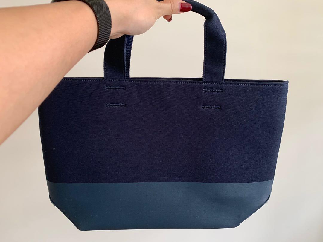 Uniqlo Canvas Tote Bag (Navy), Women's Fashion, Bags & Wallets, Tote ...