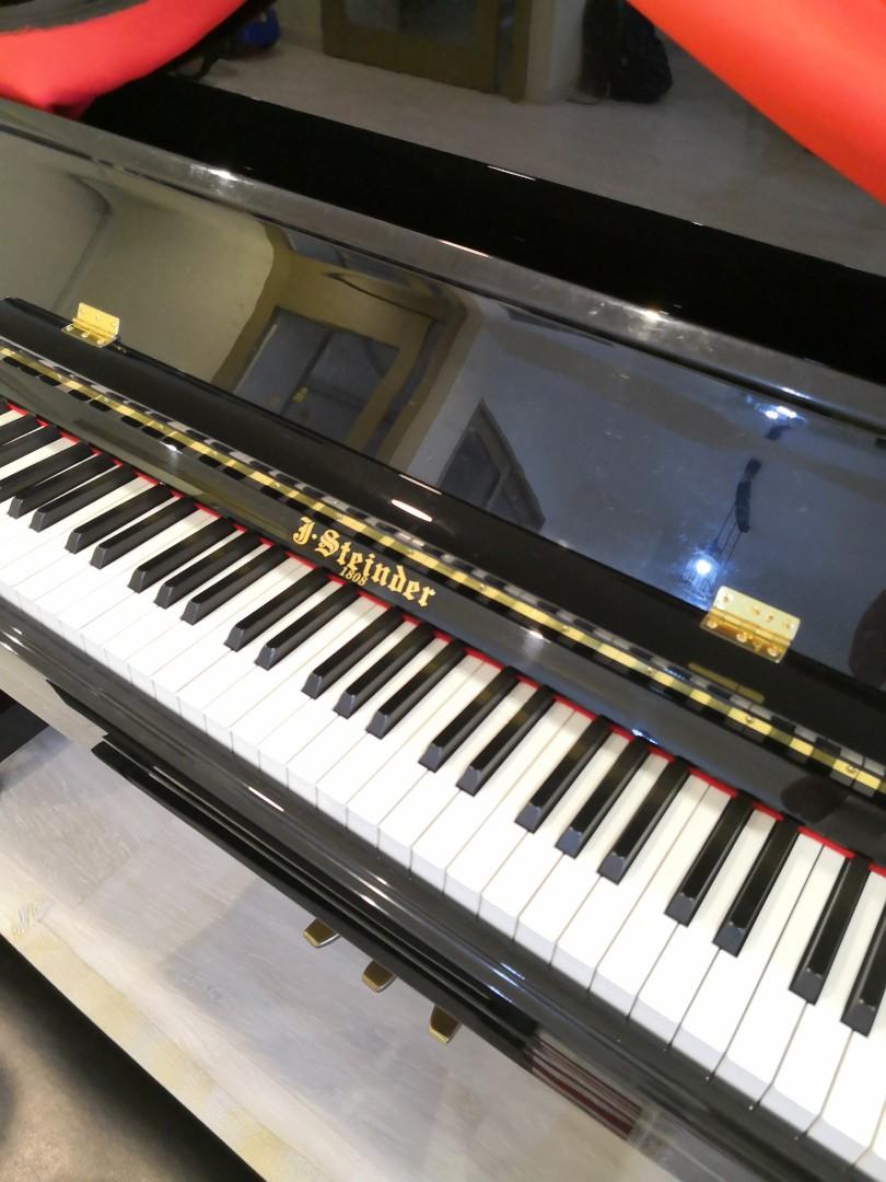 upright piano