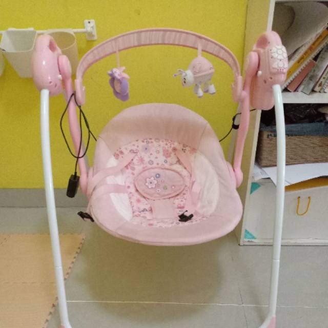 Baby Swing Babye Elle Preloved Ayunan Bayi Bayi Anak Kereta Kursi Goyang Gendongan Bayi Di Carousell