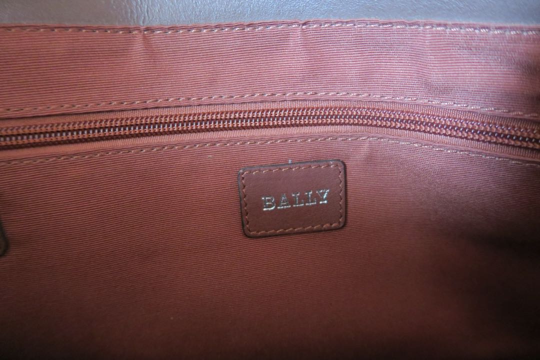 Figuring Out This Bally Laptop Bag r HelpMeFind