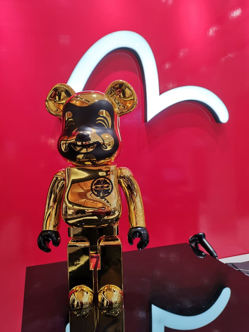 bearbrick 1000 gold
