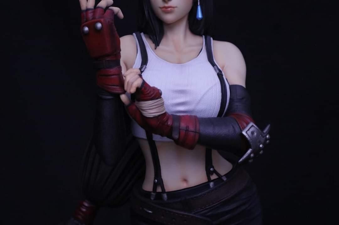 final fantasy statue