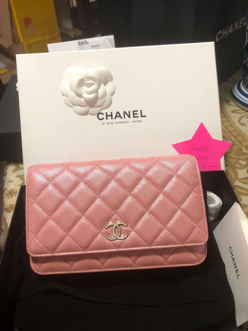 Fresh from store!Chanel 19S Iridescent Pink WOC Pearl Resin GHW