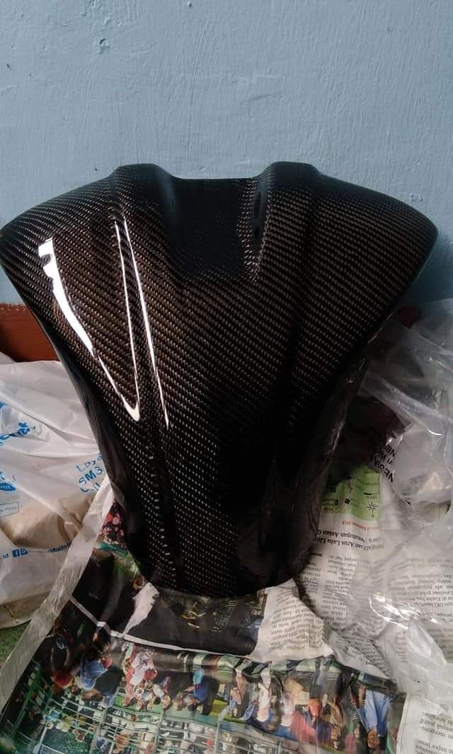 r15 v3 fuel tank cover price