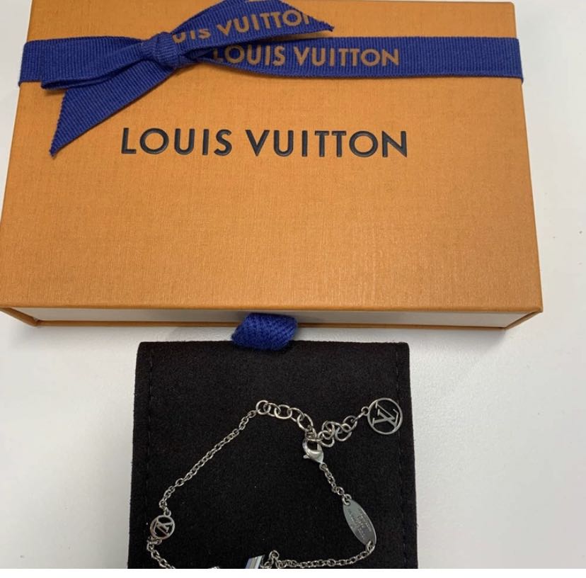 LOUIS VUITTON Essential V Supple Bracelet Silver 1287614