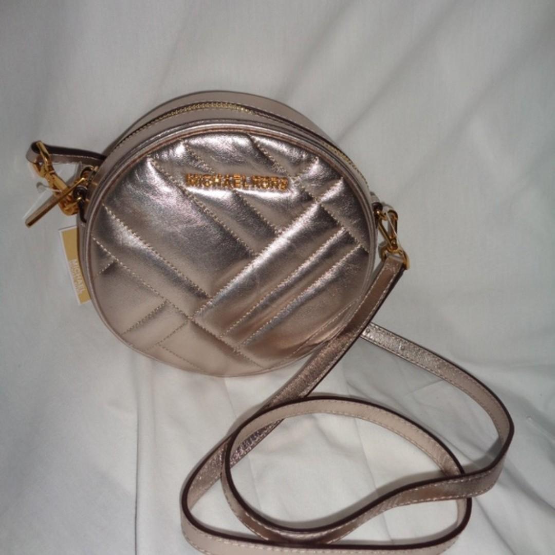 michael kors crossbody round