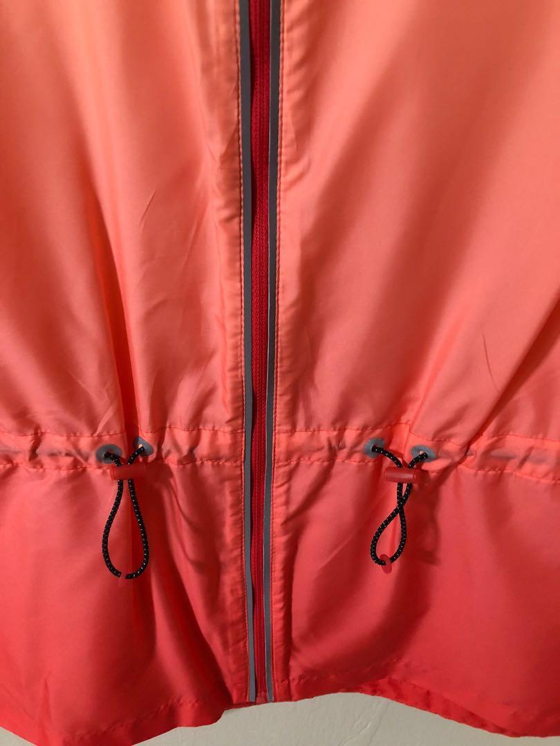 nike sleeveless jacket women's