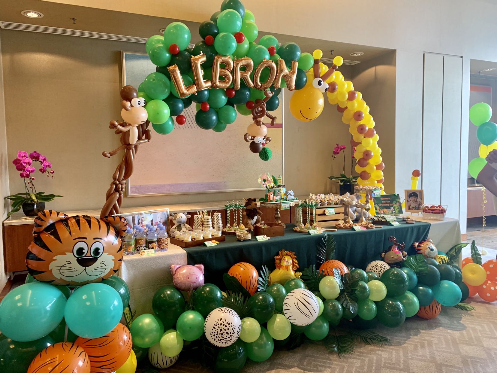 safari themed baby birthday party