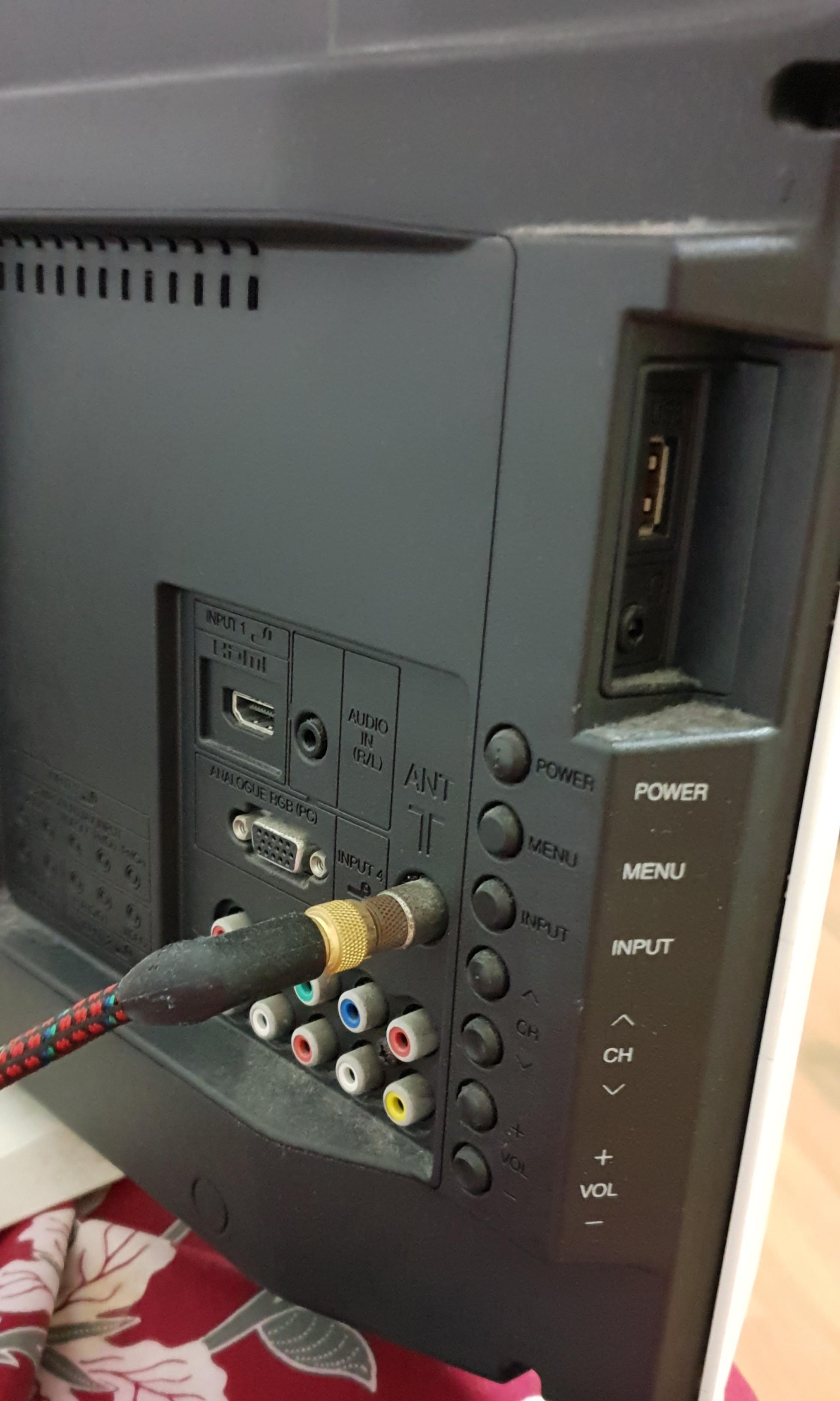 Sharp TV LCD 32" white frame, TV & Home Appliances, TV & Entertainment