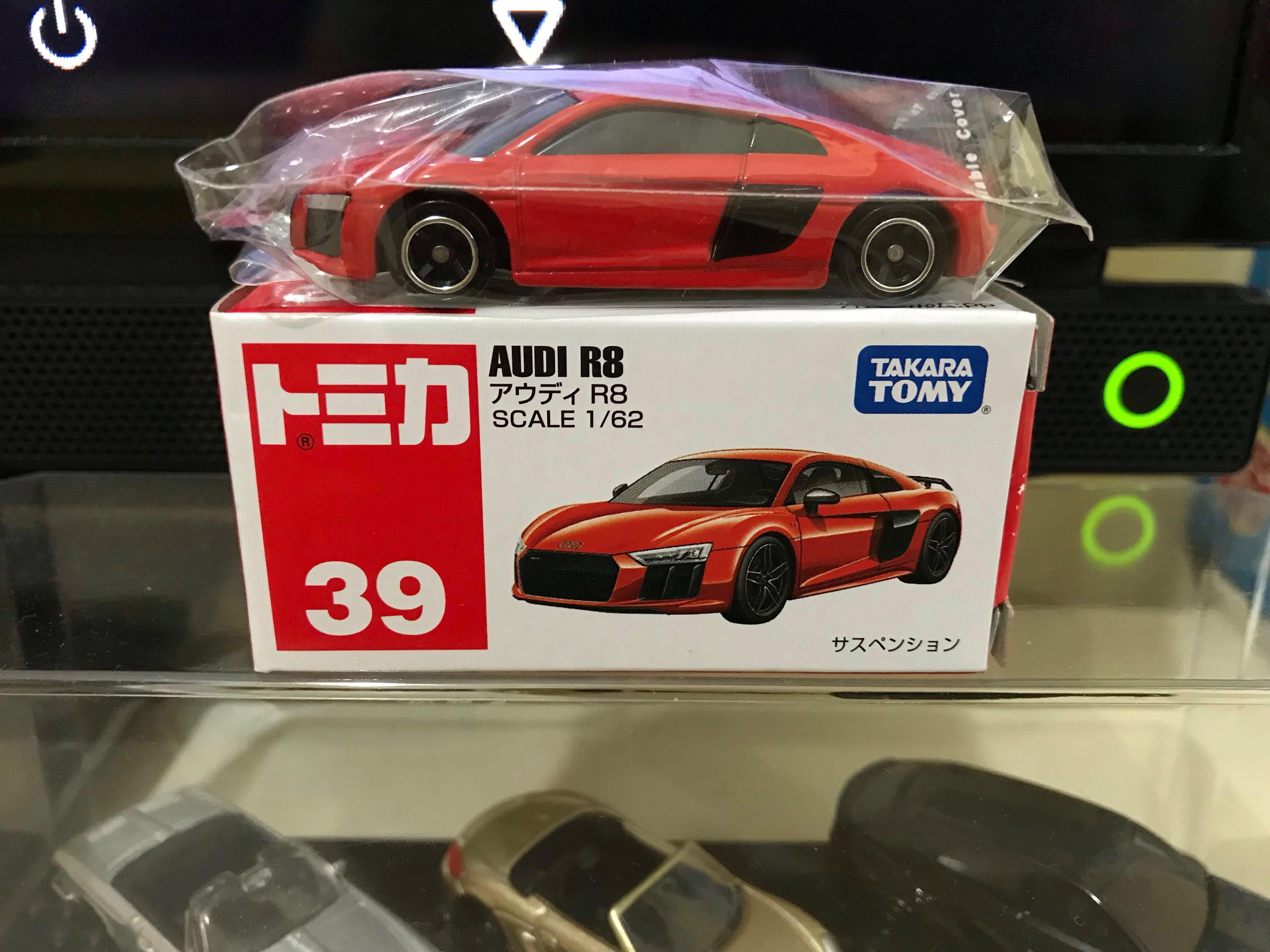 tomica audi r8