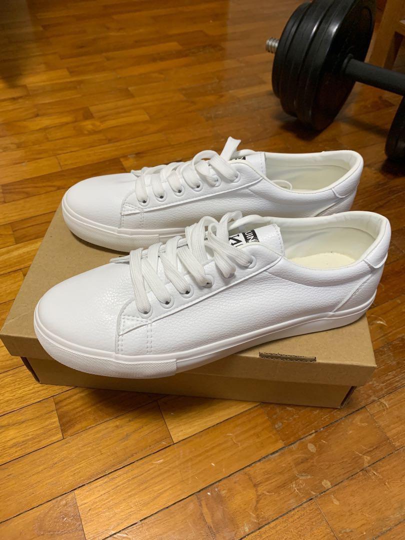 Hollister shoes store