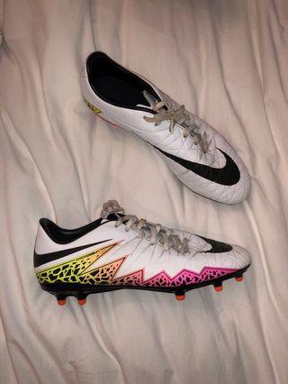 Size 10.5 Men’s cleats