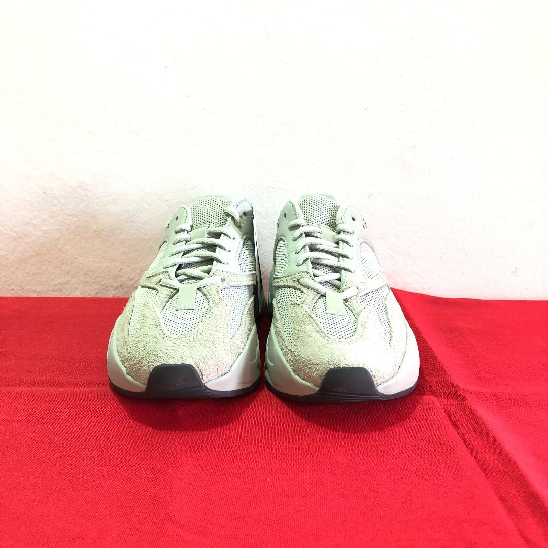 RETAIL PRICE Adidas Yeezy 700 Salt UK4 US4.5