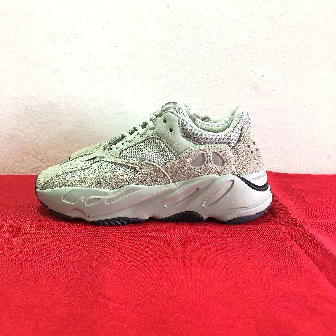 RETAIL PRICE Adidas Yeezy 700 Salt UK4 US4.5