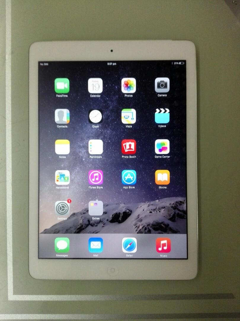 Apple iPad Air Wi-Fi + Cellular (MD795ZP/A A1475) - 32GB - Silver