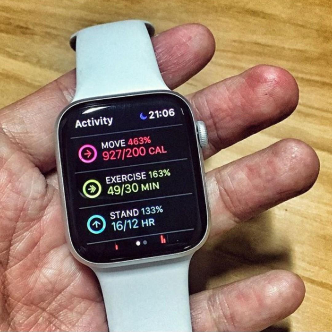 Apple Watch Series 4 GPS. 44mm. USA version Non LTE Mobile