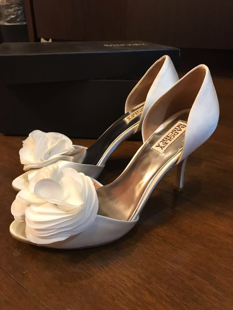 badgley mischka satin shoes