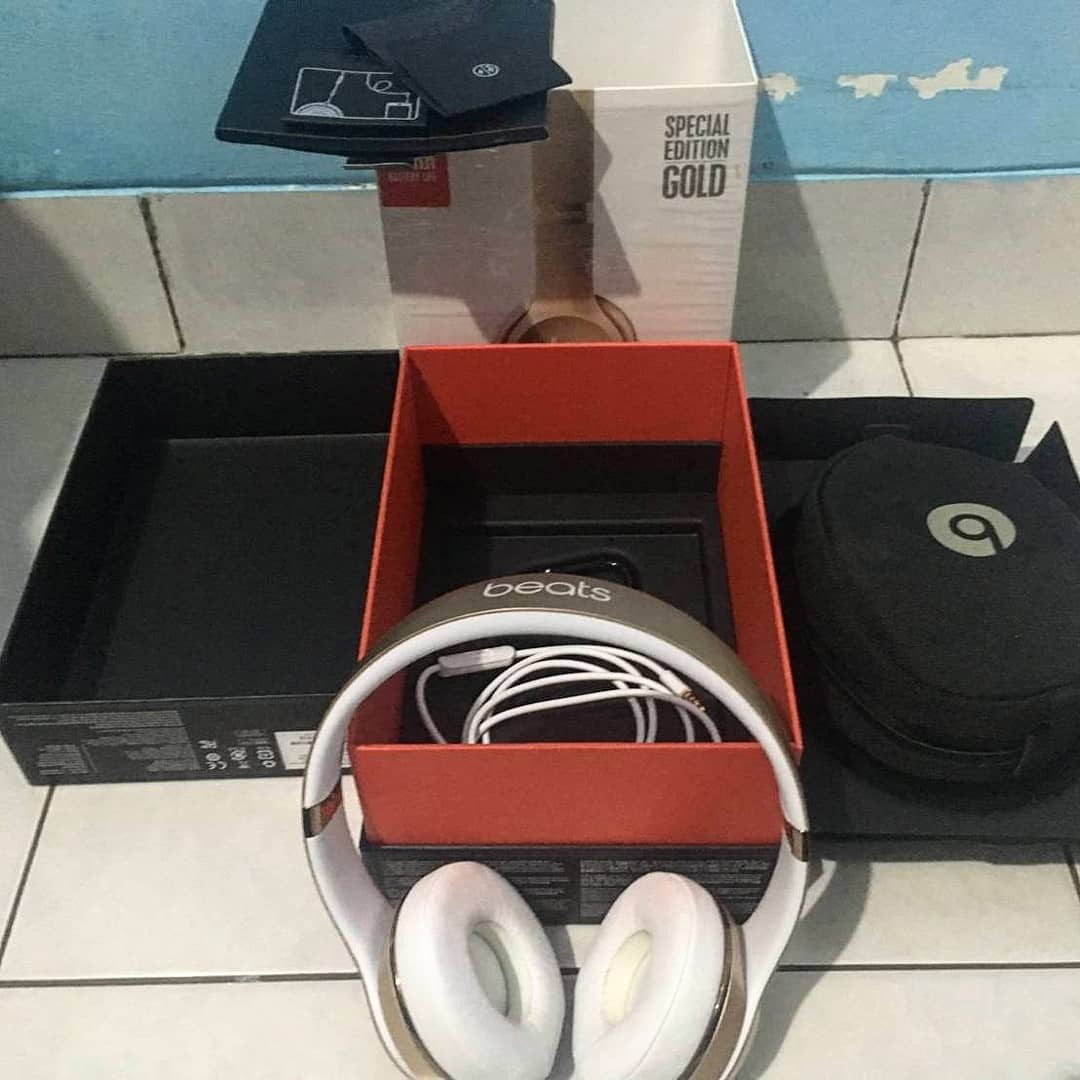 BEATS SOLO 3 Wireless Headphones 
