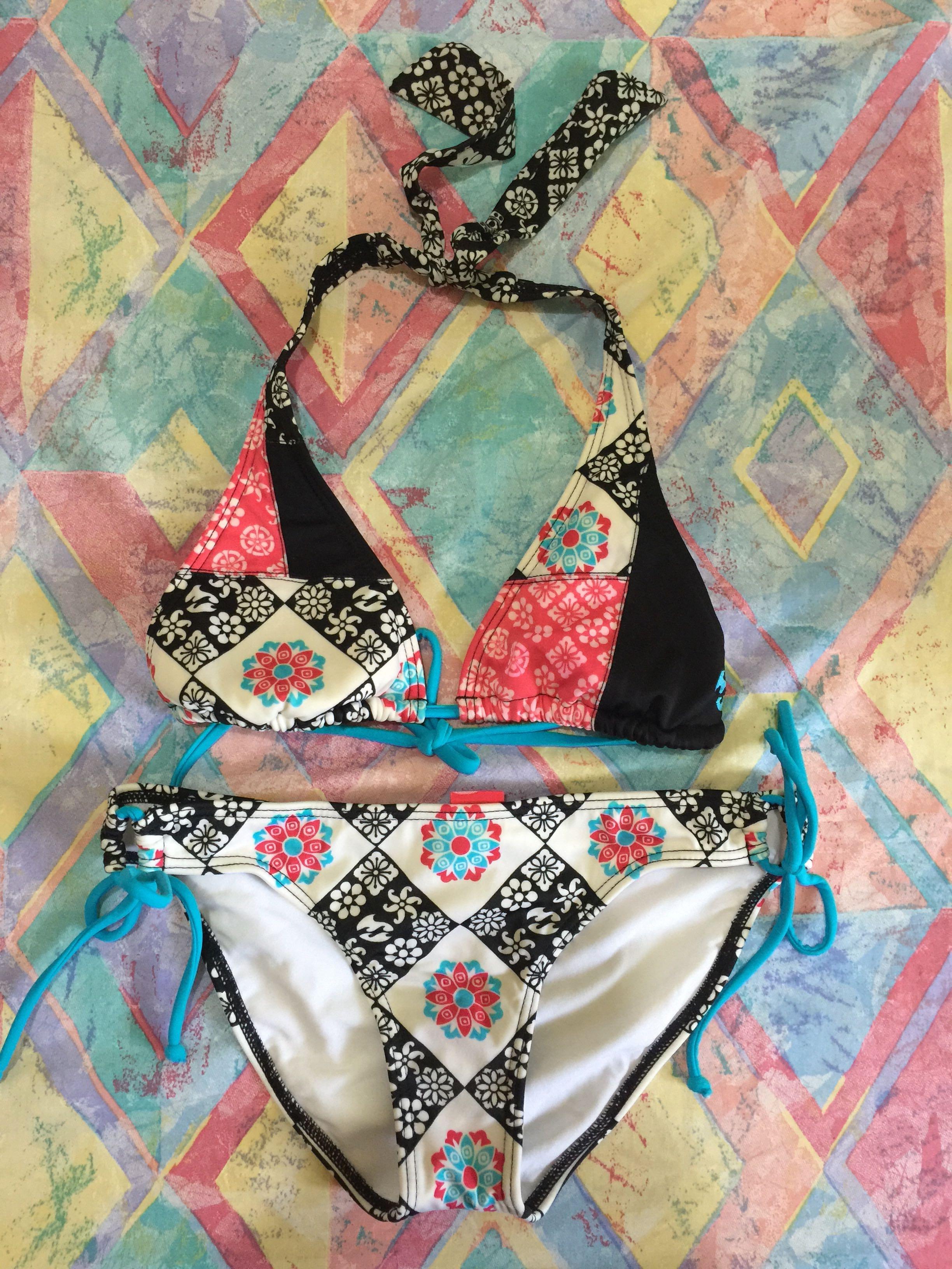 Billabong bikini set, Women's Fashion, Swimwear, Bikinis & Swimsuits on ...