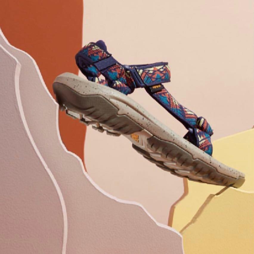 teva flats