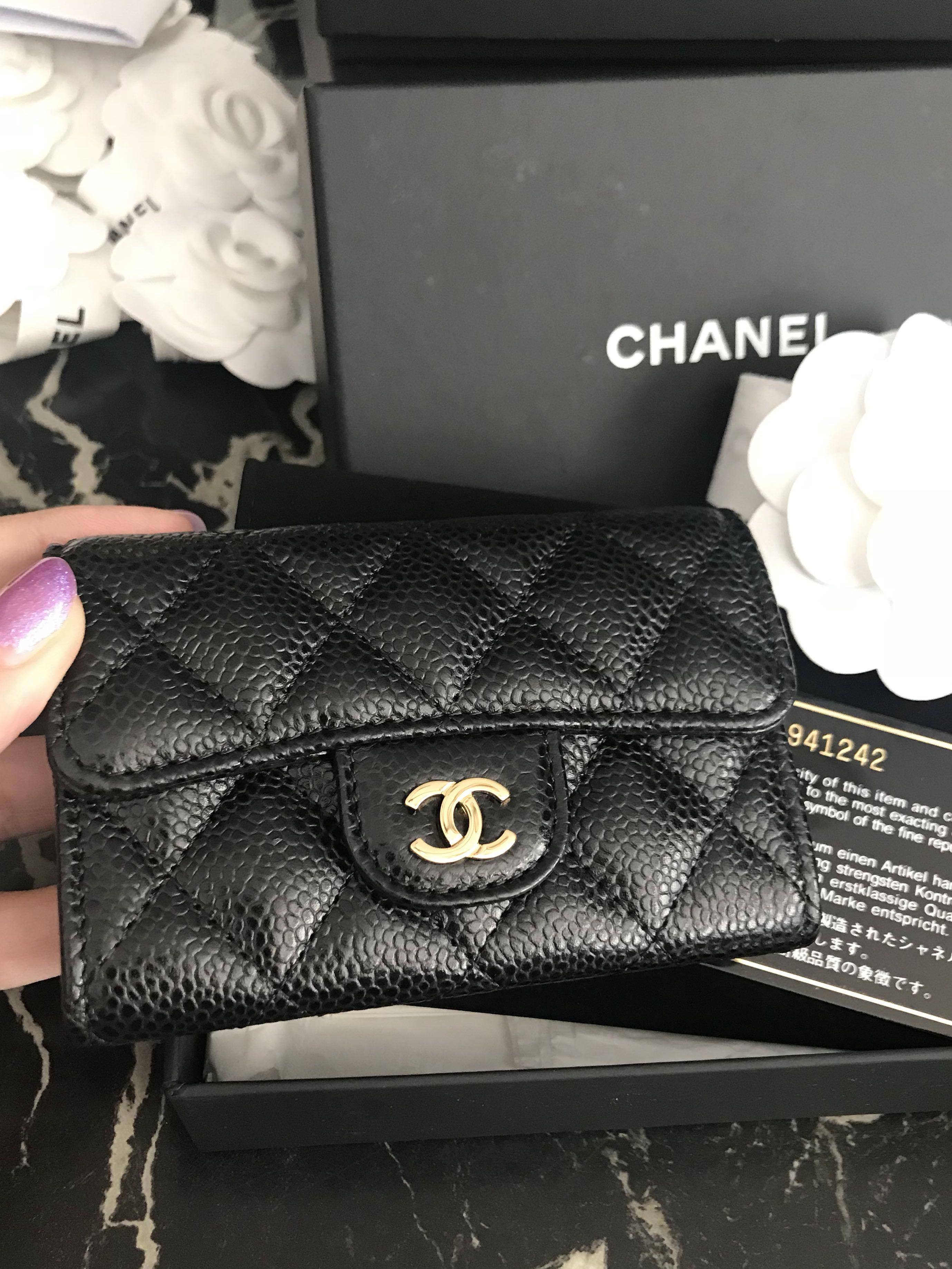 Chanel Classic Snap Card Holder in Black Caviar GHW