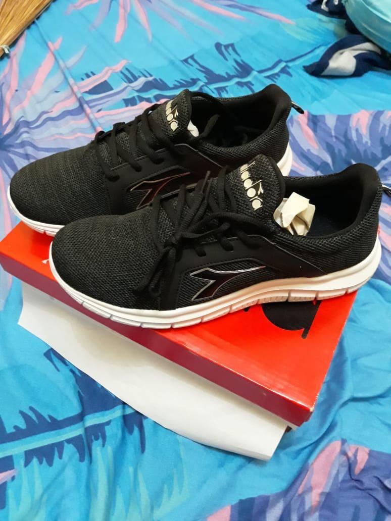 Jual Rugi Sepatu Diadora Hitam Fesyen Pria Sepatu Sneakers Di Carousell