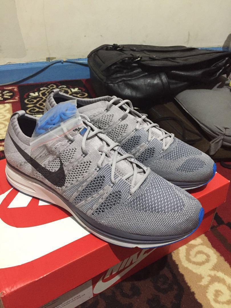 nike flyknit trainer harga