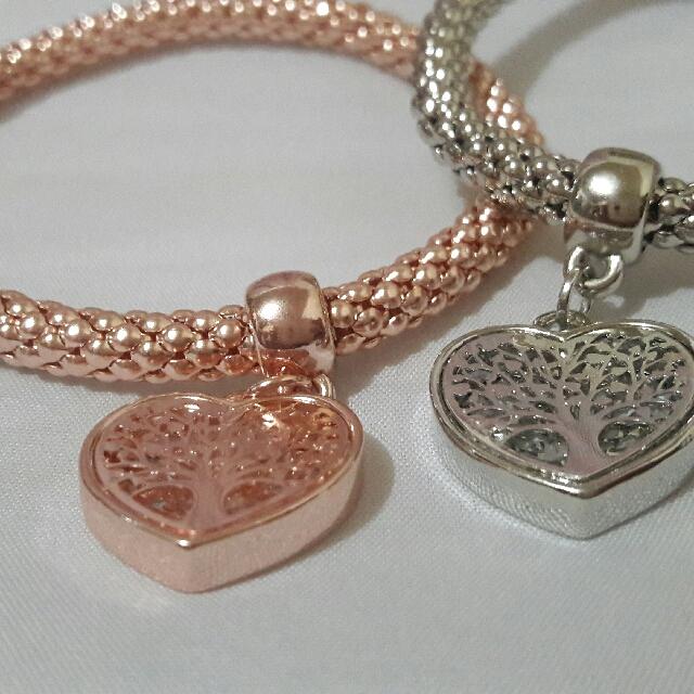 Pandora's box tree hotsell of life bracelet reviews