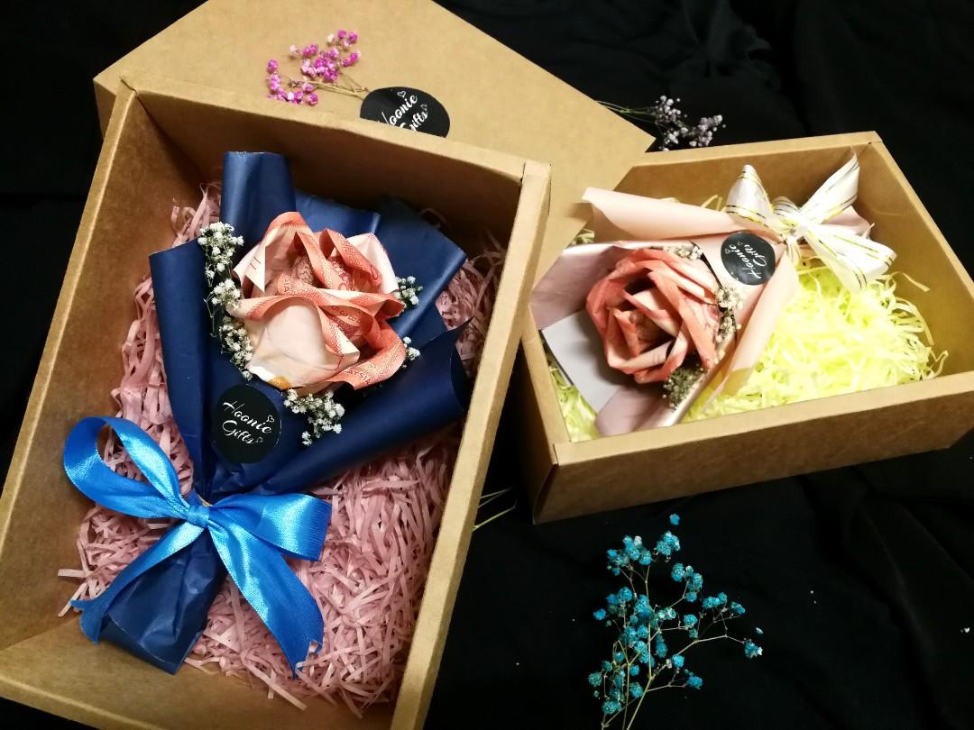Rm50 Real Money Bouquet Gift Box Design Craft Others On Carousell