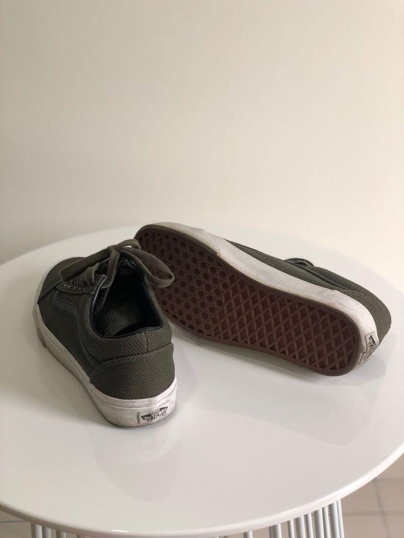 Vans queensbay outlet