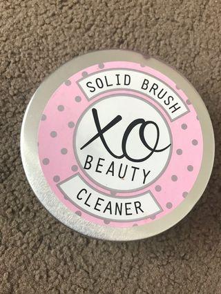 XO Beauty Makeup brush cleaner