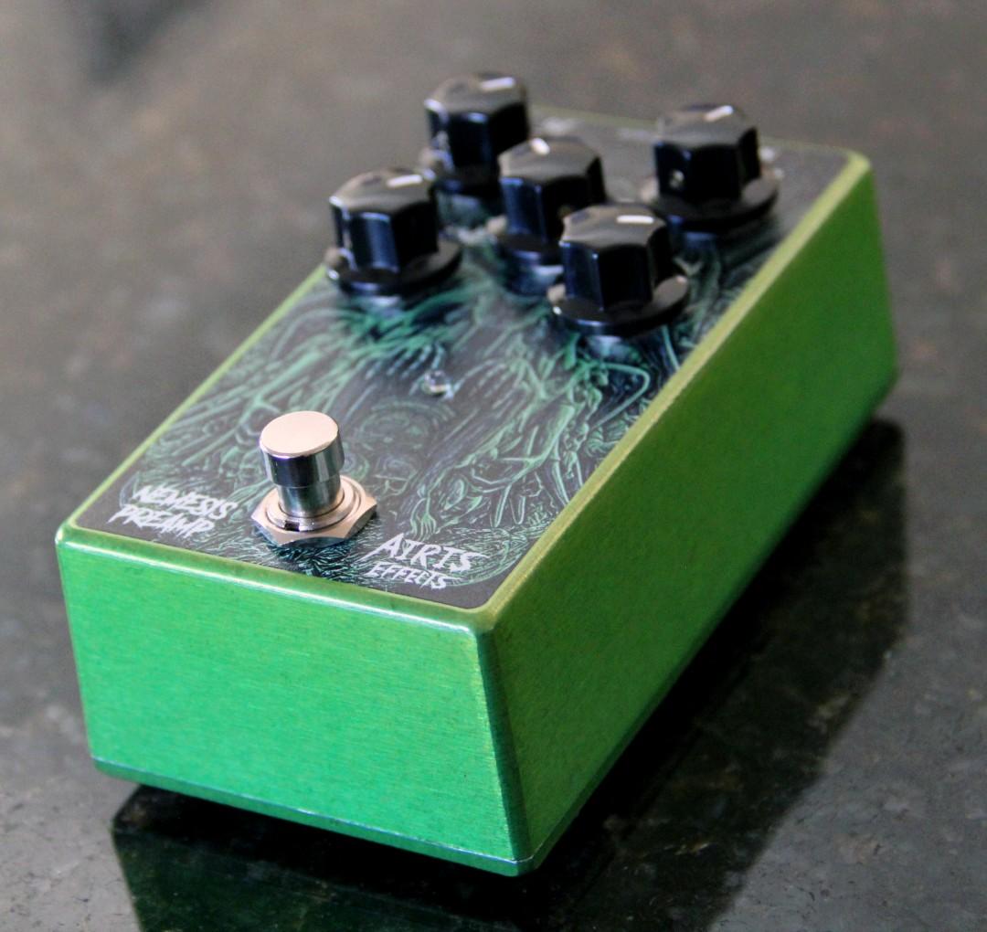 Airis Instruments Airis Effects Nemesis Preamp Distortion Pedal, Hobbies & Toys, Music ...