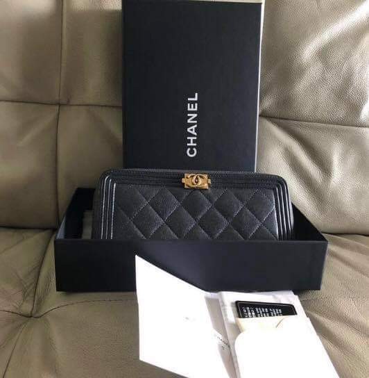 Chanel Le Boy Zippy Wallet, Women's Fashion, Bags & Wallets, Wallets & Card  holders on Carousell