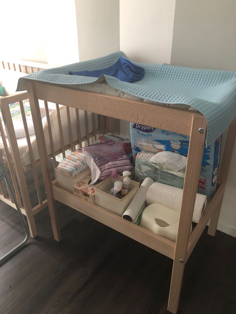 Sniglar changing table clearance