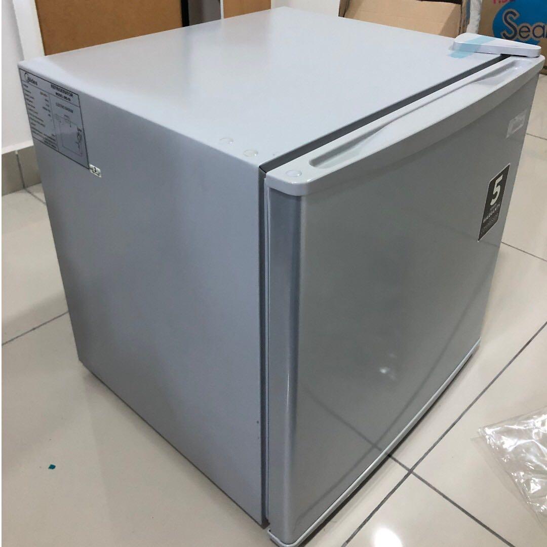 Midea Mini Bar Fridge MS50, TV & Home Appliances, Kitchen Appliances